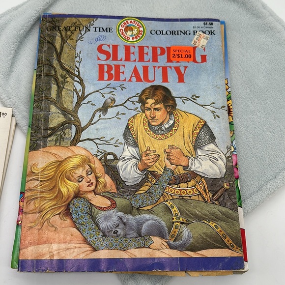 Craft Lot-Shell Craft Creations & Critters 1977 & 1981 & Two Other Books - Picture 16 of 17